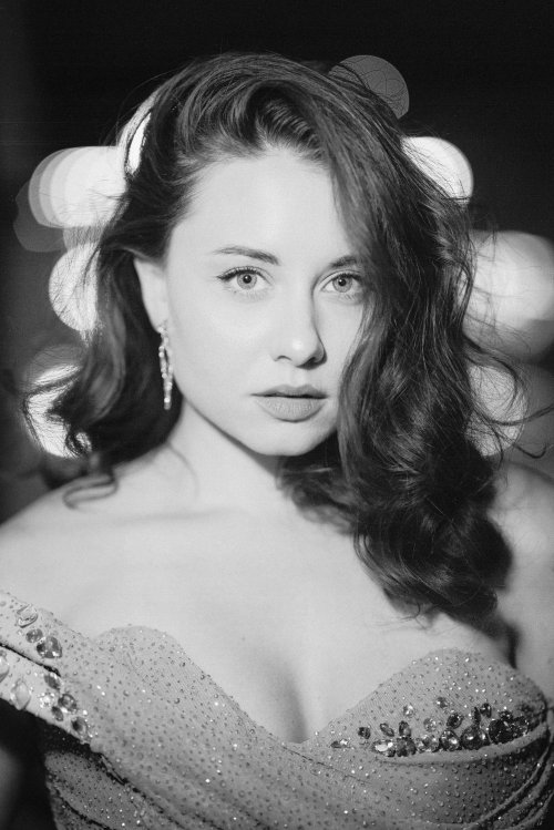 Mira Alkhovik