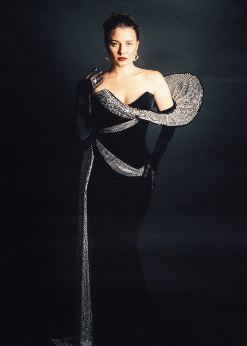 Mira Alkhovik