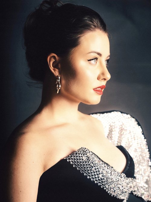 Mira Alkhovik