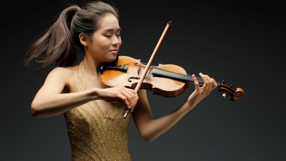 Esther Yoo is the first-ever Royal Philharmonic Orchestra Artist-in-Residence