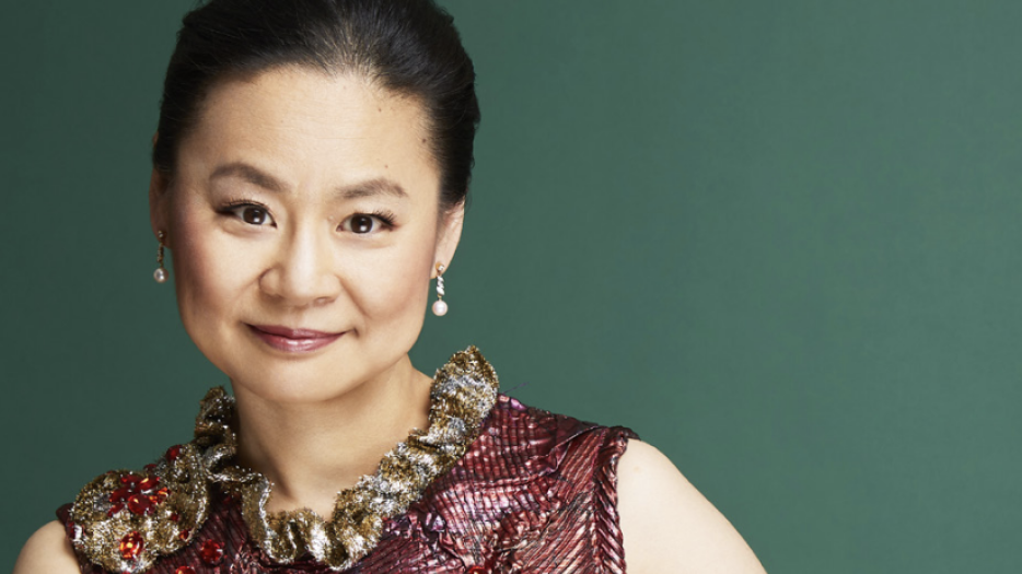 Midori celebrates 40 years of her successful career.